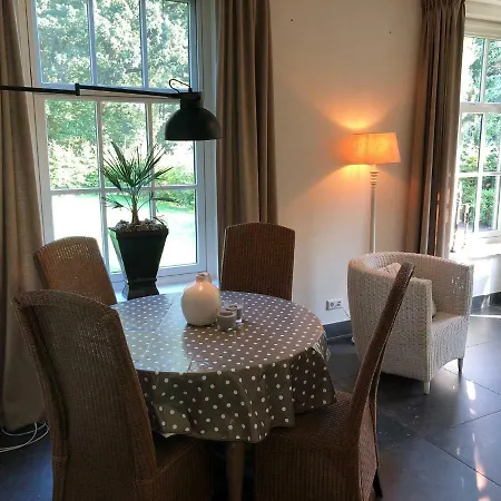 Casa de Férias Nette Vakantie Woning Aan De Rand Van De Bossen Van